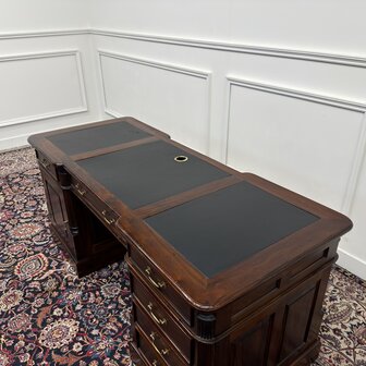 Klassiek-Antiek-Engels-Oud-Chesterfield-Bureau-Desk-Zwart-Leder