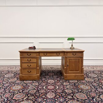 Klassiek-Antiek-Engels-Oud-Chesterfield-Teakhouten-Teak-Bureau-Bruin-Leder