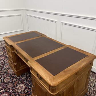 Klassiek-Antiek-Engels-Oud-Chesterfield-Teakhouten-Teak-Bureau-Bruin-Leder