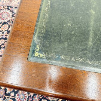 Klassiek-Antiek-Engels-Oud-Chesterfield-Bureau-Schrijftafel-Groen-Leder