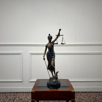 Klassiek-Bronzen-Beeld-Vrouw-Justitia-Lady-Justice