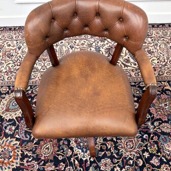 Klassiek-Engels-Antiek-Oud-Vintage-Wade-Chesterfield-Bureaustoel-Captain-Chair-Bruin-Leder-5
