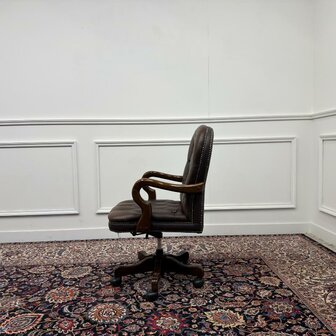 Klassieke-Chesterfield-bureaustoel-office-chair-bruin-2