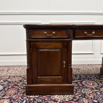 Klassiek-Engels-Oud-Antiek-Vintage-Chesterfield-Bureau-Desk-Groen-Leder