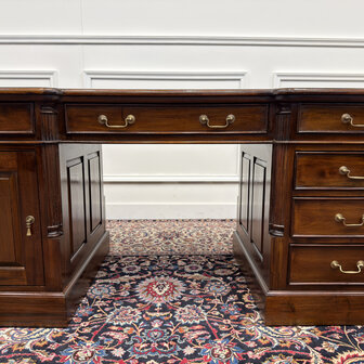 Klassiek-Engels-Oud-Antiek-Vintage-Chesterfield-Bureau-Desk-Groen-Leder