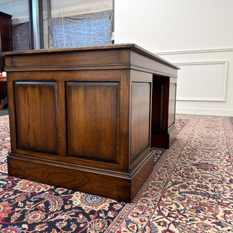 Klassiek-Engels-Oud-Antiek-Vintage-Chesterfield-RAC-Royal-Antique-Collection-Bureau-Desk-Bruin-Leder