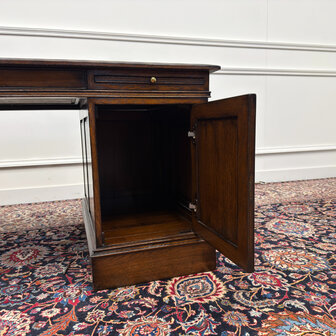 Klassiek-Engels-Oud-Antiek-Vintage-Chesterfield-RAC-Royal-Antique-Collection-Bureau-Desk-Bruin-Leder