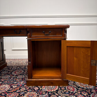 Klassiek-Engels-Oud-Antiek-Chesterfield-Vintage-Bureau-Desk-Partnerdesk-Zwart-Leder