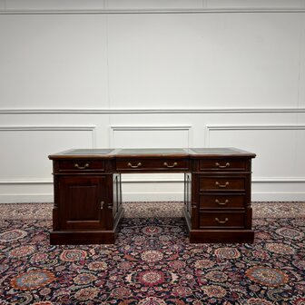 Klassiek-Antiek-Engels-Oud-Vintage-Chesterfield-Bureau-Desk-Groen-Leder