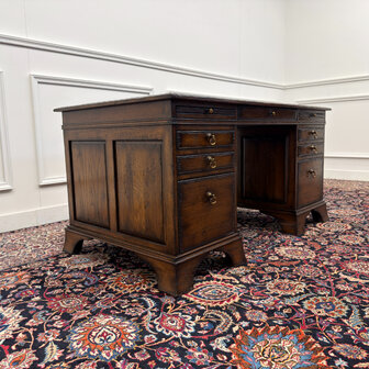 Klassiek-Antiek-Engels-Oud-Vintage-Chesterfield-RAC-Royal-Antique-Collection-Bureau-Desk-Groen-Leder