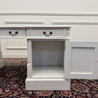 Klassiek-Antiek-Engels-Oud-Vintage-Chesterfield-Wit-Witte-Set-Bureau-Desk-Zwart-Leder-met-Bureaustoel-President-Chair
