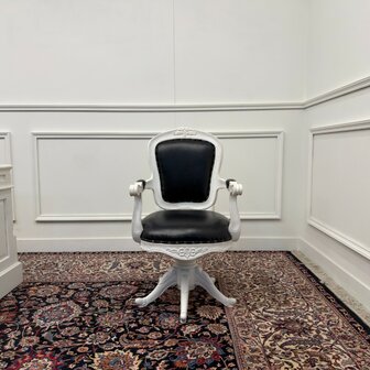 Klassiek-Antiek-Engels-Oud-Vintage-Chesterfield-Wit-Witte-Set-Bureau-Desk-Zwart-Leder-met-Bureaustoel-President-Chair