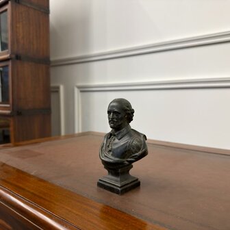 Antiek-brons-borstbeeld-William-Shakespeare-1