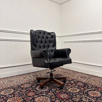 Klassiek-Engels-Antiek-Oud-Vintage-Chesterfield-Rochester-Bureaustoel-Director-Chair-Zwart-Leder