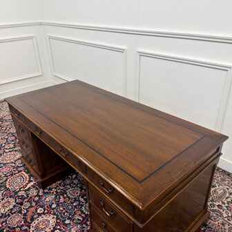 Klassiek-Engels-Antiek-Oud-Vintage-Chesterfield-Eiken-Eichholtz-Bureau-Desk