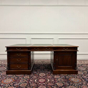 Klassiek-Engels-Antiek-Oud-Vintage-Chesterfield-Groot-Bureau-Desk-Groen-Leder