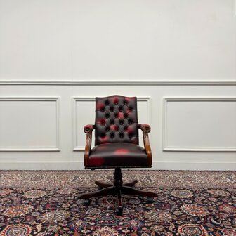 Klassiek-Engels-Antiek-Vintage-Chesterfield-Bureaustoel-President-Chair-Oxblood-Rood-Leder