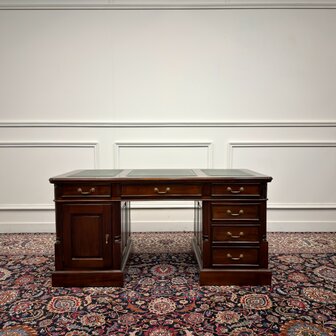 Klassiek-Engels-Antiek-Vintage-Chesterfield-Bureau-Desk-Groen-Leder