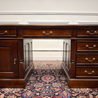 Klassiek-Engels-Antiek-Vintage-Chesterfield-Bureau-Desk-Groen-Leder