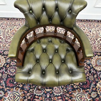 Klassicher Chesterfield Schreibtischstuhl Captain Chair Gr&uuml;n