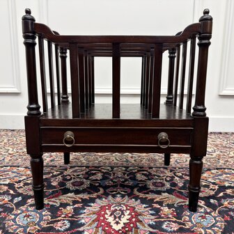 Klassiek-Engels-Antiek-Oud-Vintage-Chesterfield-Lektuurbak-Lectuurbak-Tijdschriftenrek