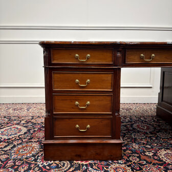 Klassiek-Oud-Antiek-Engels-Vintage-Chesterfield-Bureau-Desk-Partnerdesk-Bordeaux-Rood-Leder