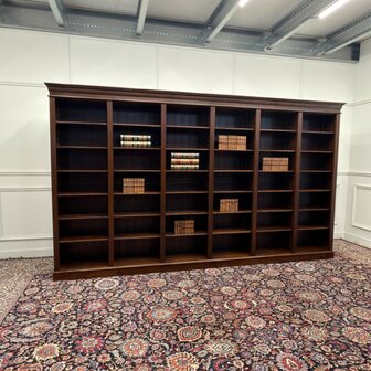 Klassiek-Engels-Antiek-Oud-Vintage-Chesterfiel-Grote-Open-Boekenkast-Kast-1