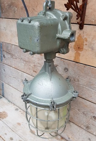 Industriële-hanglamp-kooilamp-bullylamp-verlichting-lamp-industrieel-robuust-3