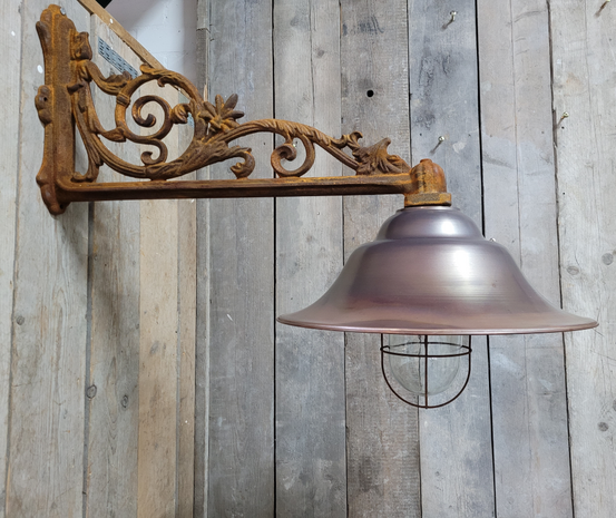 Antieke-Landelijke-gietijzeren-wandlamp-buitenlamp-muurlamp-van-gietijzer-en-koper