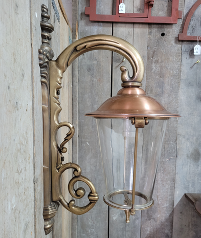 Klassieke-bronze-buitenlamp-wandlamp-antiek-brons