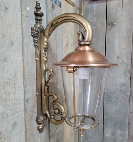 Klassieke-bronze-buitenlamp-wandlamp-antiek-brons-2