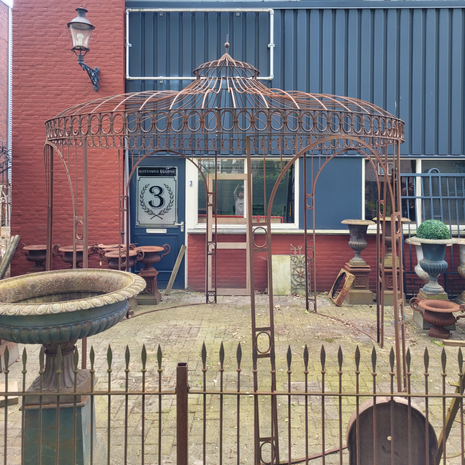 Groot-klassiek-rond-smeedijzeren-prieel-tuin-paviljoen-roest-smeedijzer-gazebo-2