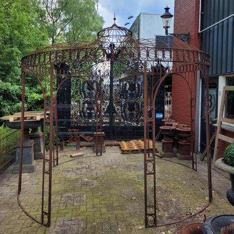 Groot-klassiek-rond-smeedijzeren-prieel-tuin-paviljoen-roest-smeedijzer-gazebo-4