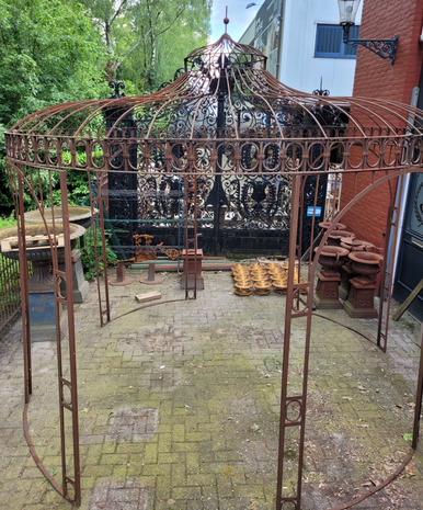 Groot-klassiek-rond-smeedijzeren-prieel-tuin-paviljoen-roest-smeedijzer-gazebo-5