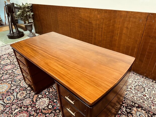 Klassiek-Antiek-Chesterfield-Engels-Art-Deco-Bureau-Desk-Partnerdesk