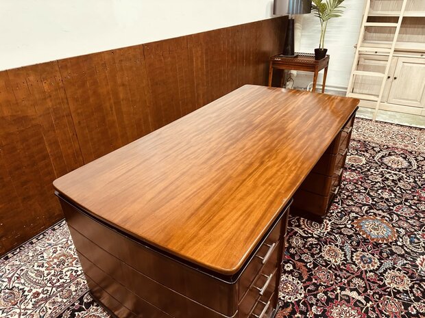 Klassiek-Antiek-Chesterfield-Engels-Art-Deco-Bureau-Desk-Partnerdesk