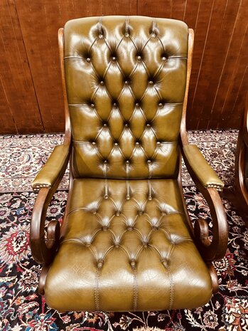 Klassiek-Engels-Chesterfield-Victoria-Stand-Chair-Fauteuil