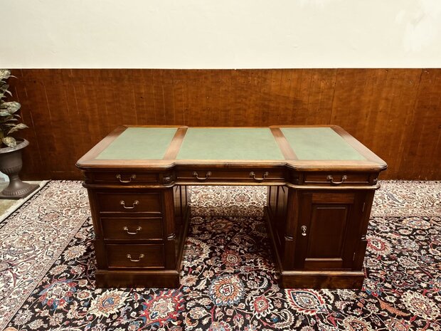 Klassiek-Antiek-Engels-Chesterfield-Desk-Bureau-Partnerdesk