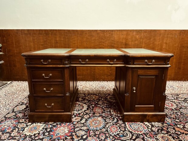 Klassiek-Antiek-Engels-Chesterfield-Desk-Bureau-Partnerdesk