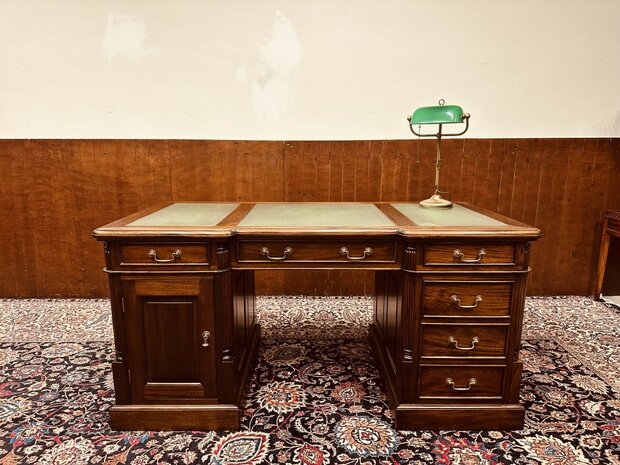 Engels-Klassiek-Antiek-Chesterfield-Bureau-Desk