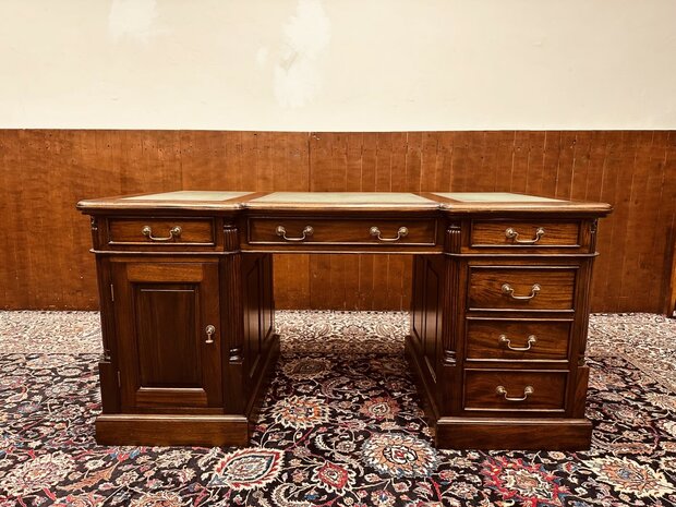 Engels-Klassiek-Antiek-Chesterfield-Bureau-Desk