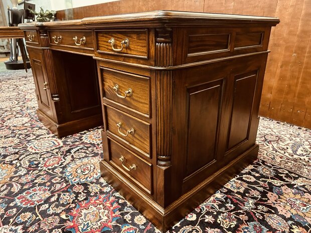 Engels-Klassiek-Antiek-Chesterfield-Bureau-Desk