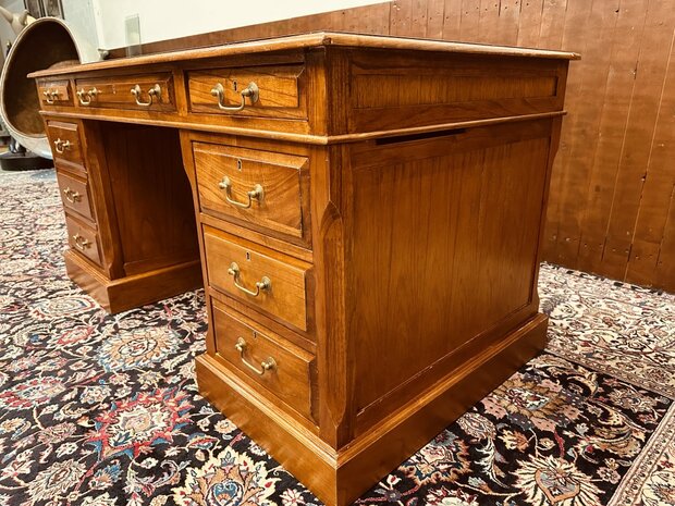 Klassiek-Engels-Antiek-Chesterfield-Oud-Bureau-Desk-Globe-Wernicke