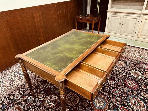 Klassiek-Engels-Antiek-Chesterfield-Schrijftafel-Bureau