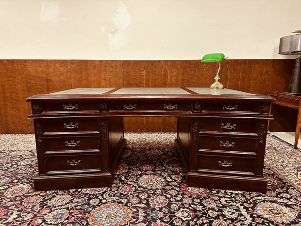 Klassiek-Engels-Chesterfield-Antiek-Bureau-Desk