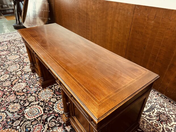 Klassiek-Antiek-Engels-Thomasville-Bureau