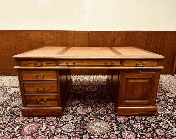 Klassiek-Engels-Antiek-Chesterfield-Groot-Bureau-Partnerdesk