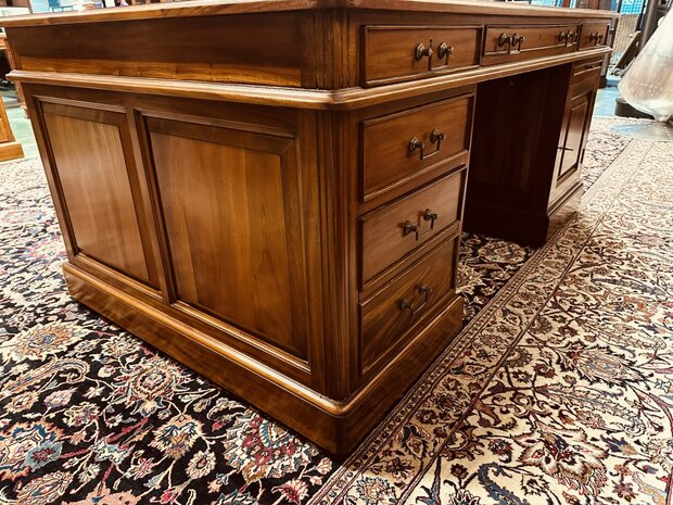 Klassiek-Engels-Antiek-Chesterfield-Groot-Bureau-Partnerdesk