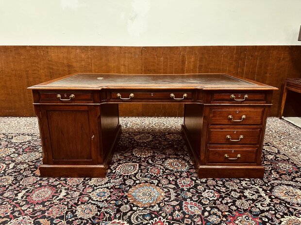 Klassiek-Engels-Antiek-Globe-Wernicke-Bureau-Partnerdesk