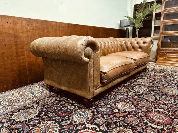 Klassiek-Engels-Chesterfield-Westminster-Bank-Bankstel-Sofa